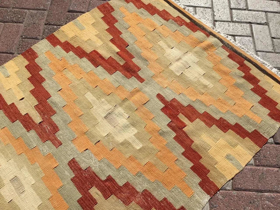 Vintage turkkilainen Kilim Runner 246cm x 109cm #238