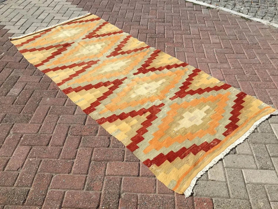 Vintage turkkilainen Kilim Runner 246cm x 109cm #238