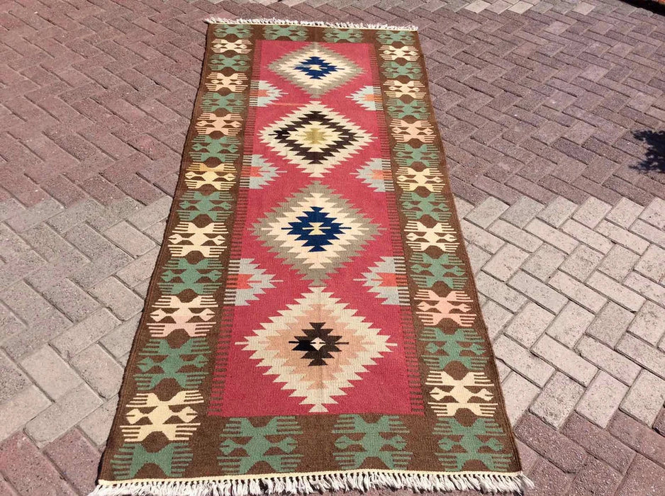 Vintage turkkilainen Kilim Runner 267cm x 114cm käytävälle