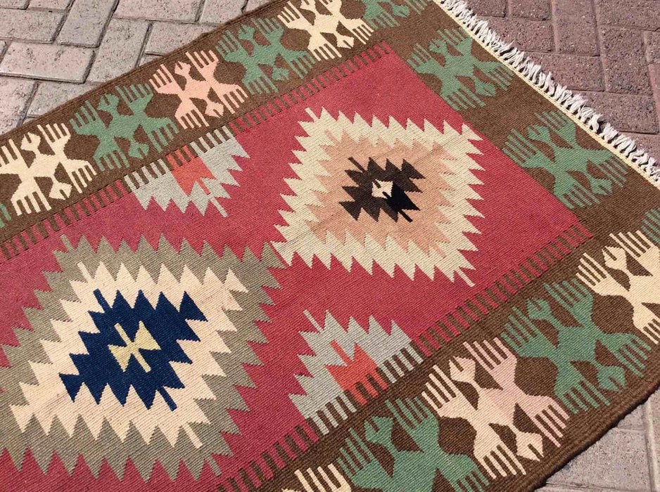 Vintage turkkilainen Kilim Runner 267cm x 114cm käytävälle