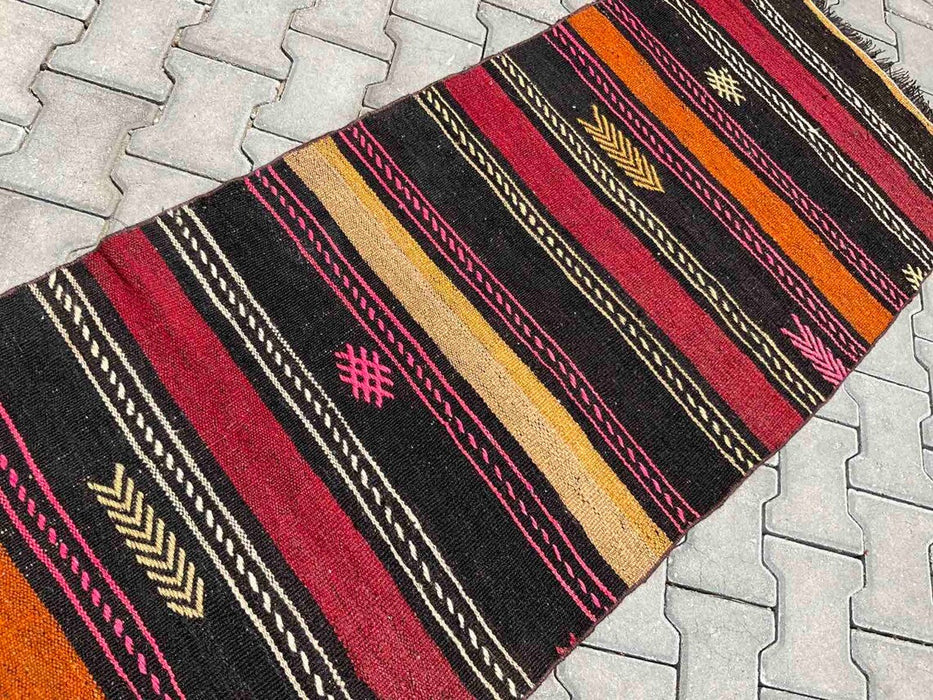 Vintage turkkilainen Kilim Runner 288cm x 76cm #255