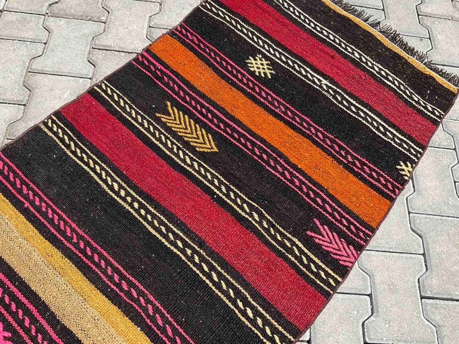 Vintage turkkilainen Kilim Runner 288cm x 76cm #255