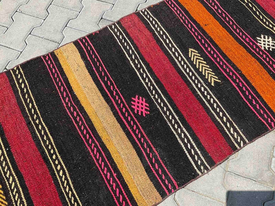 Vintage turkkilainen Kilim Runner 288cm x 76cm #255