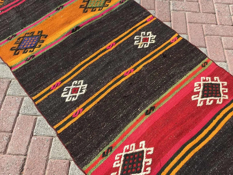 Vintage turkkilainen Kilim Runner 380cm x 93cm #262