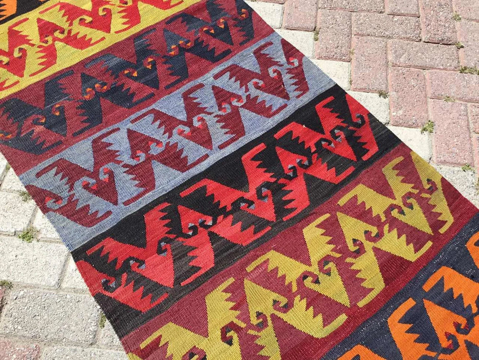 Vintage turkkilainen Kilim juoksumatto 285cm x 81cm 60 vuotta vanha