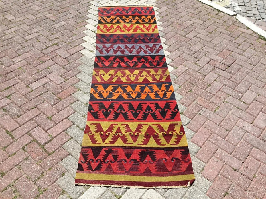 Vintage turkkilainen Kilim juoksumatto 285cm x 81cm 60 vuotta vanha