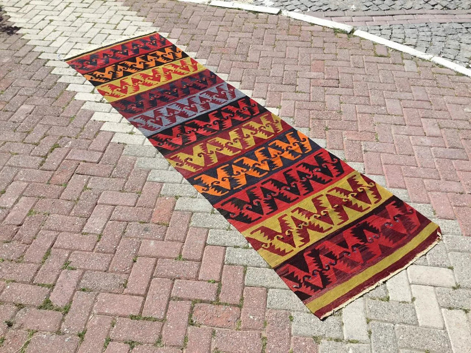 Vintage turkkilainen Kilim juoksumatto 285cm x 81cm 60 vuotta vanha