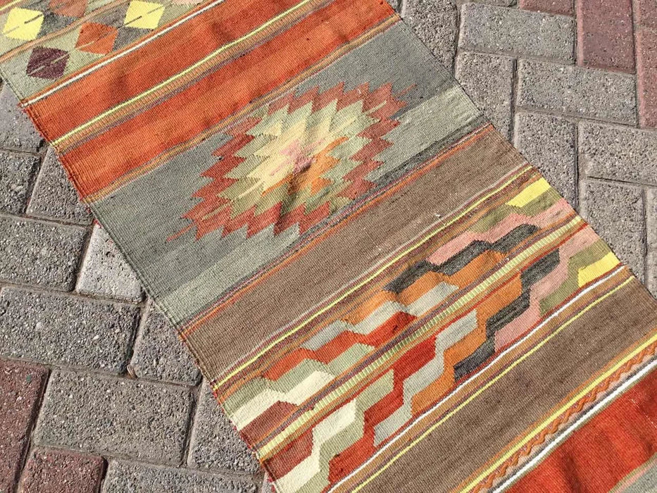 Vintage turkkilainen Kilim juoksumatto 291cm x 58cm 50 vuotta vanha