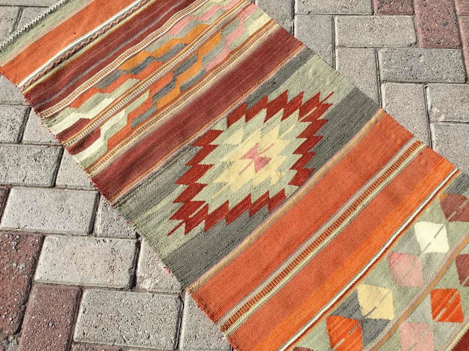 Vintage turkkilainen Kilim juoksumatto 292cm x 58cm #306