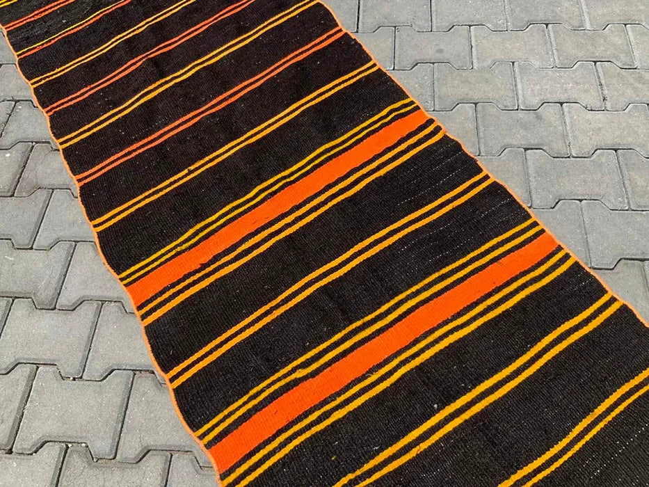 Vintage turkkilainen Kilim juoksumatto 307cm x 81cm