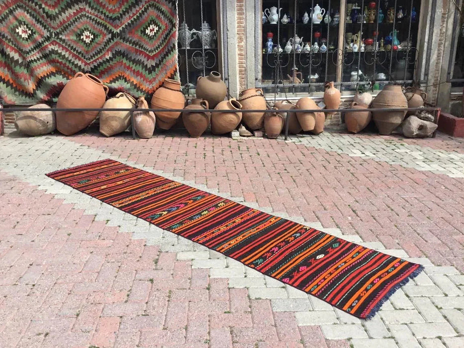 Vintage turkkilainen Kilim juoksumatto 313cm x 68cm