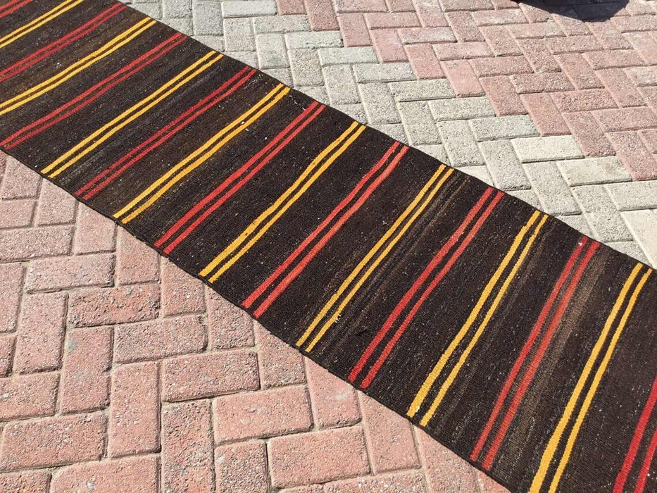 Vintage turkkilainen Kilim juoksumatto 333 cm x 70 cm