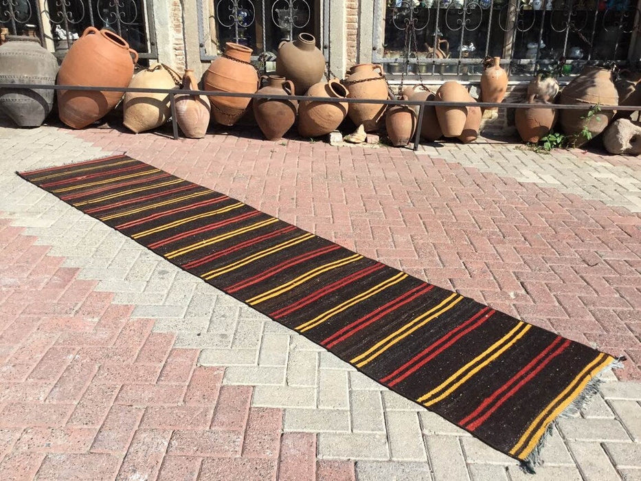 Vintage turkkilainen Kilim juoksumatto 333 cm x 70 cm