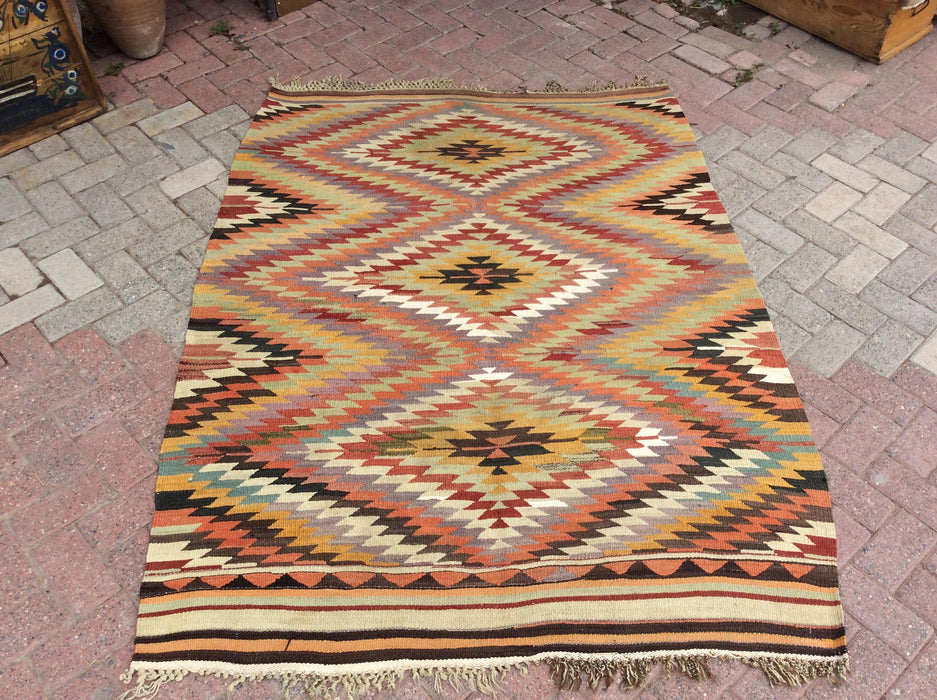 Vintage Turkse Kelim met diamantpatronen 147 x 193 cm