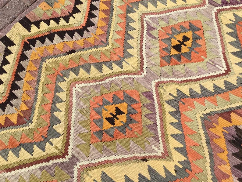 Tappeto Kilim vintage giallo e arancione 317 cm x 140 cm