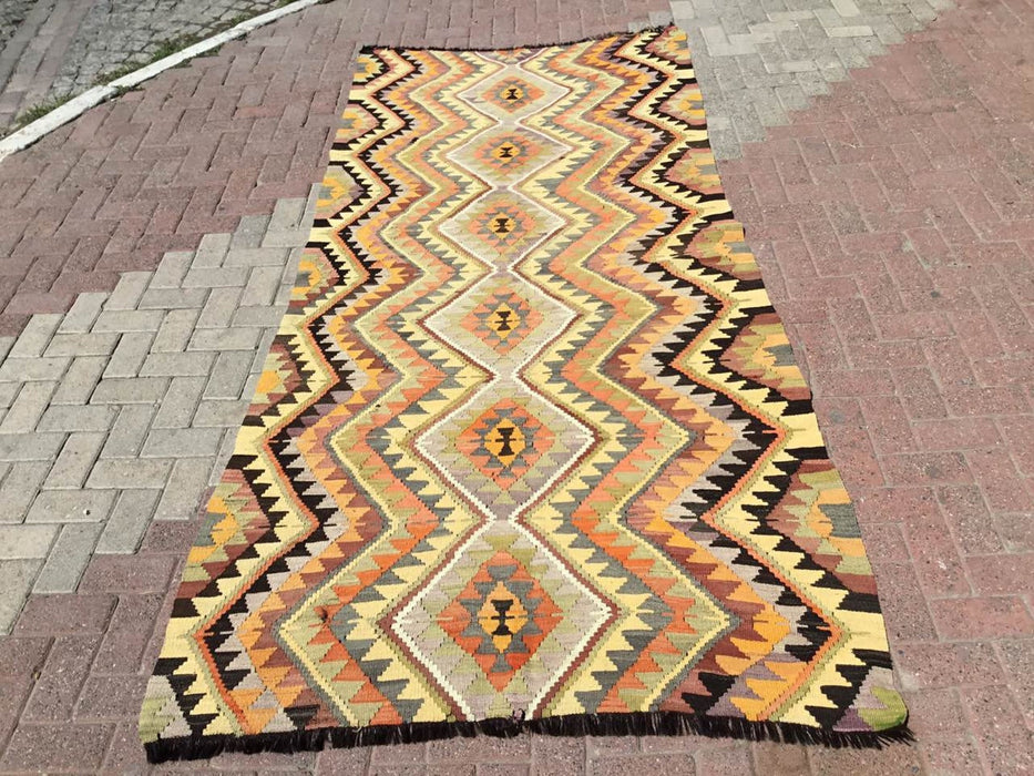 Tappeto Kilim vintage giallo e arancione 317 cm x 140 cm