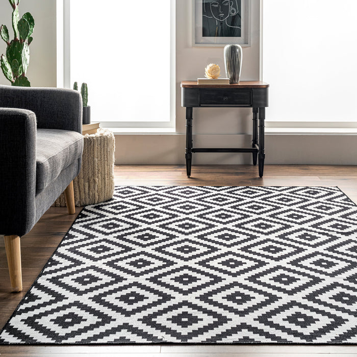 Washable Black Diamond Rug for Home Decor