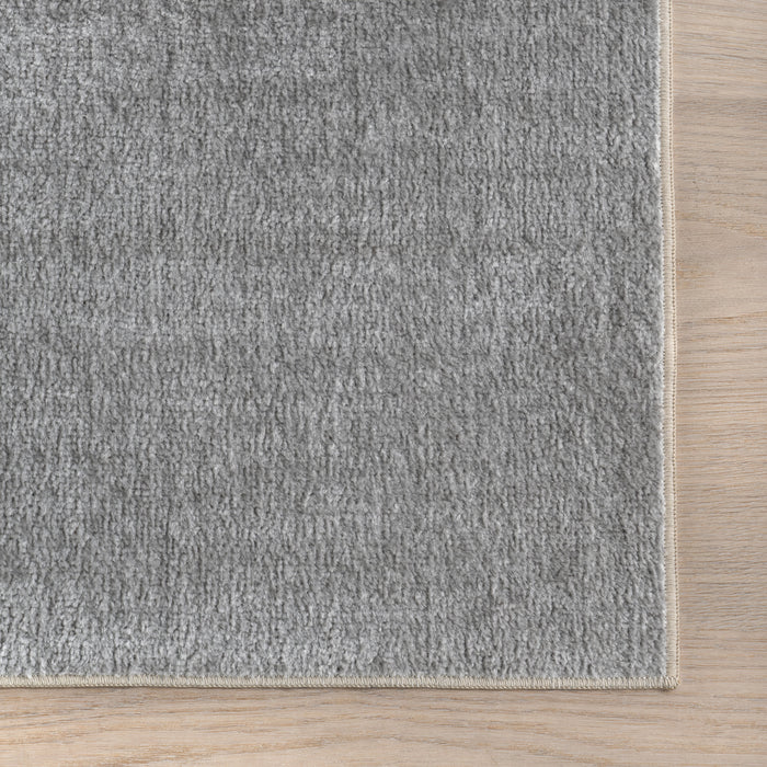 Washable Light Grey Solid Rug for Modern Living Spaces