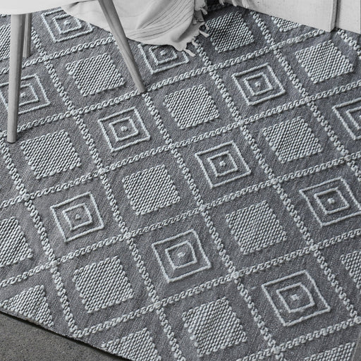 Wool And Cotton Hand-Woven Geometric Rug For All Seasons