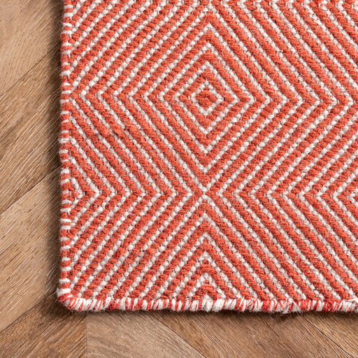 Wool Diamond Pattern Area Rug in Rust