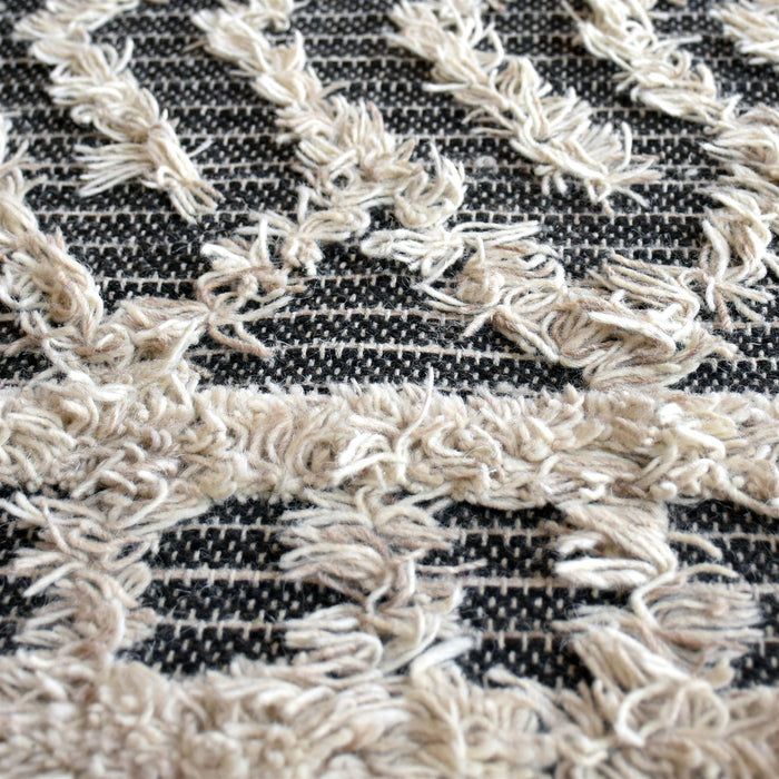 Wool Geometric Area Rug Hand Woven For Home Comfort