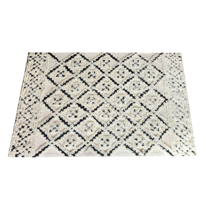 Wool Hand-Tufted Graham Rug with Classic Diamond Pattern