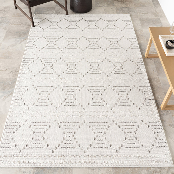 Yareli Hourglass Diamond Rug for Indoor and Outdoor Use